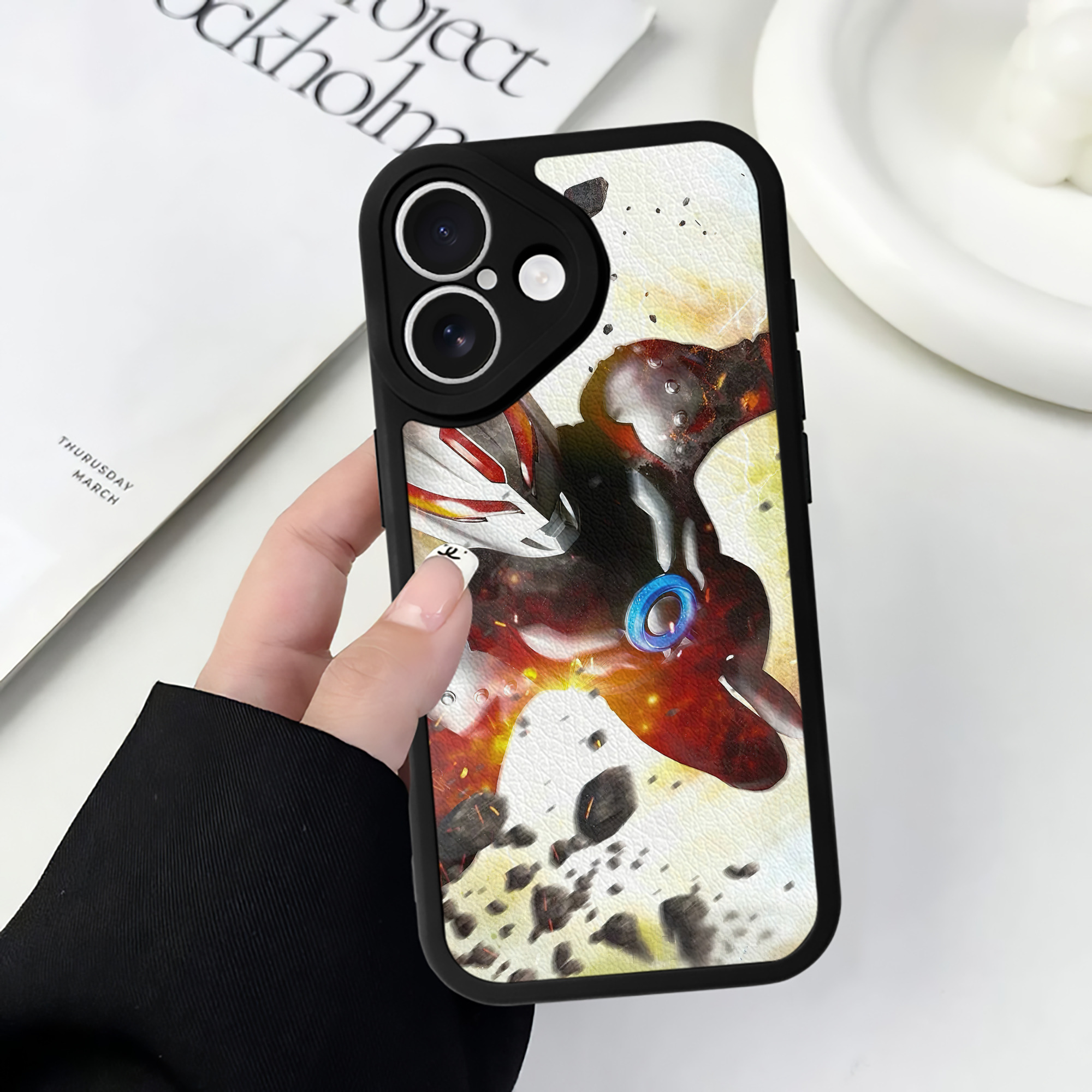 （画像用） ウルトラマン Ultraman 【iPhone 16シリーズ対応】シリコンスマホケース（レザー調） 材質：シリコン
